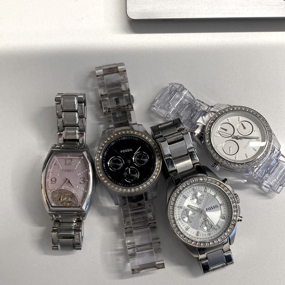 (4) FOSSIL watches